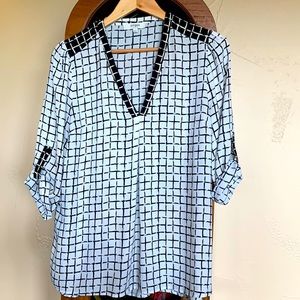 Umgee black and white tunic.